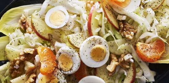Witlofsalade met mandarijn, appel en walnoot - gezonde leefsijl